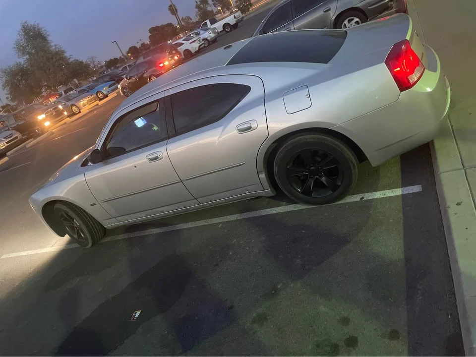 2009 Dodge Charger 6th Gen - Image 4 of 7