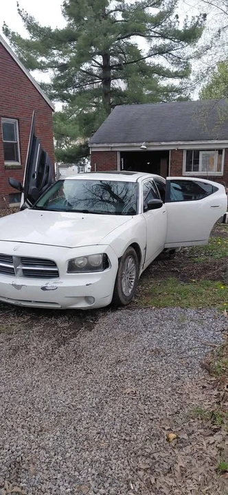 2009 Dodge Charger 6th Gen - Image 3 of 9
