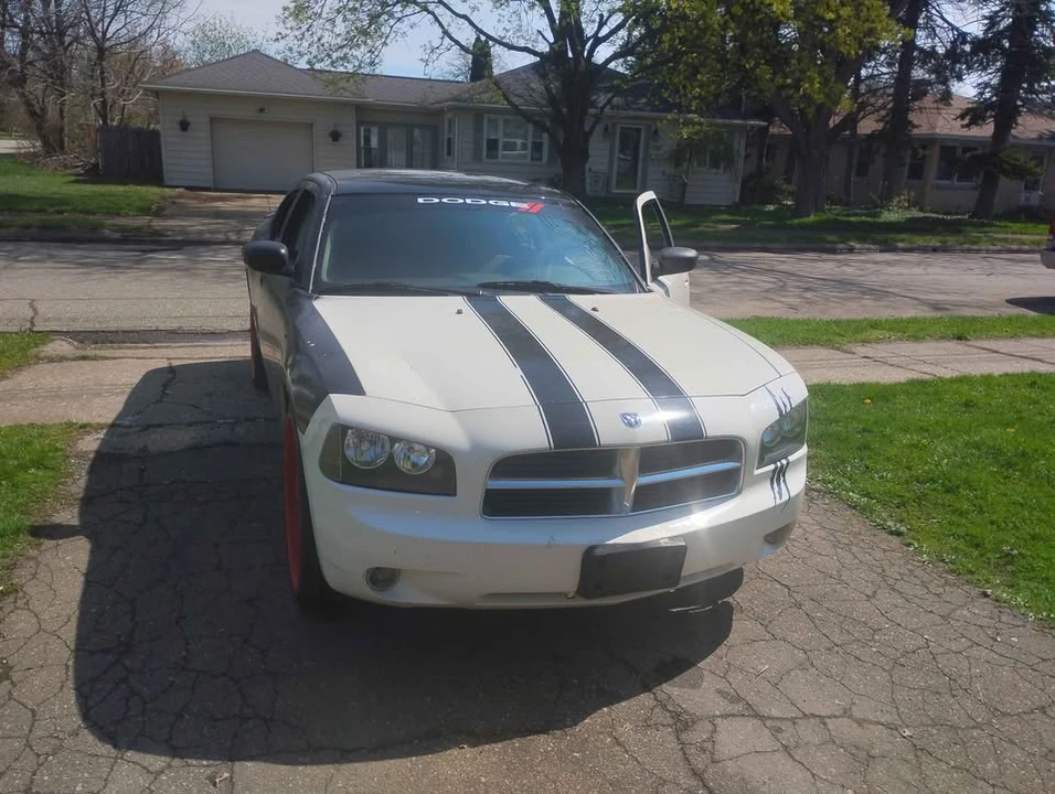 2009 Dodge Charger 6th Gen - Image 3 of 3