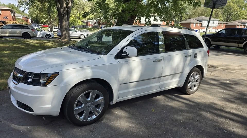 2009 Dodge Journey - Image 2 of 11