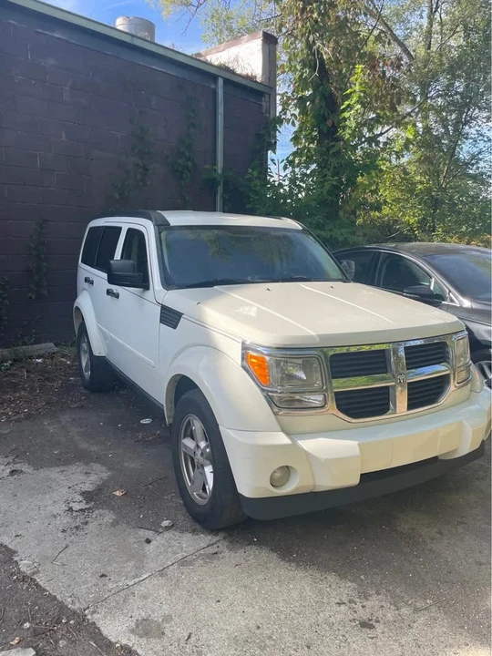 2009 Dodge Nitro - Image 2 of 5