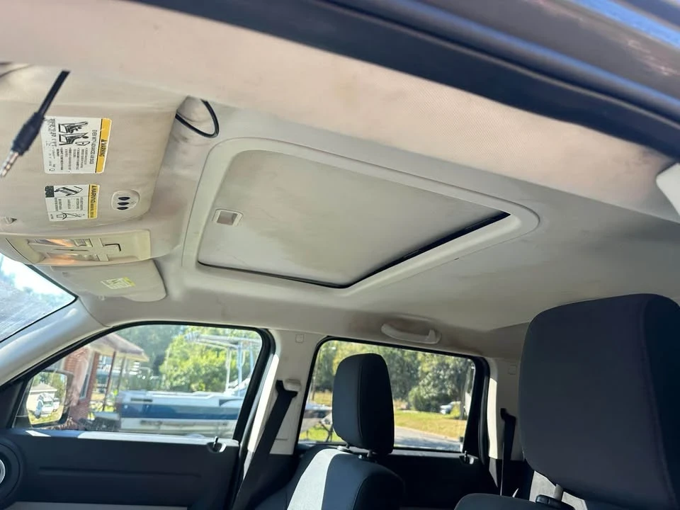 2009 Dodge Nitro - Image 11 of 13