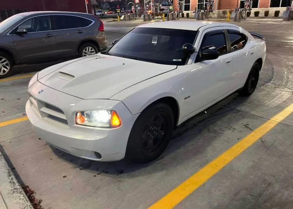2009 Dodge Charger 6th Gen - Image 9 of 11