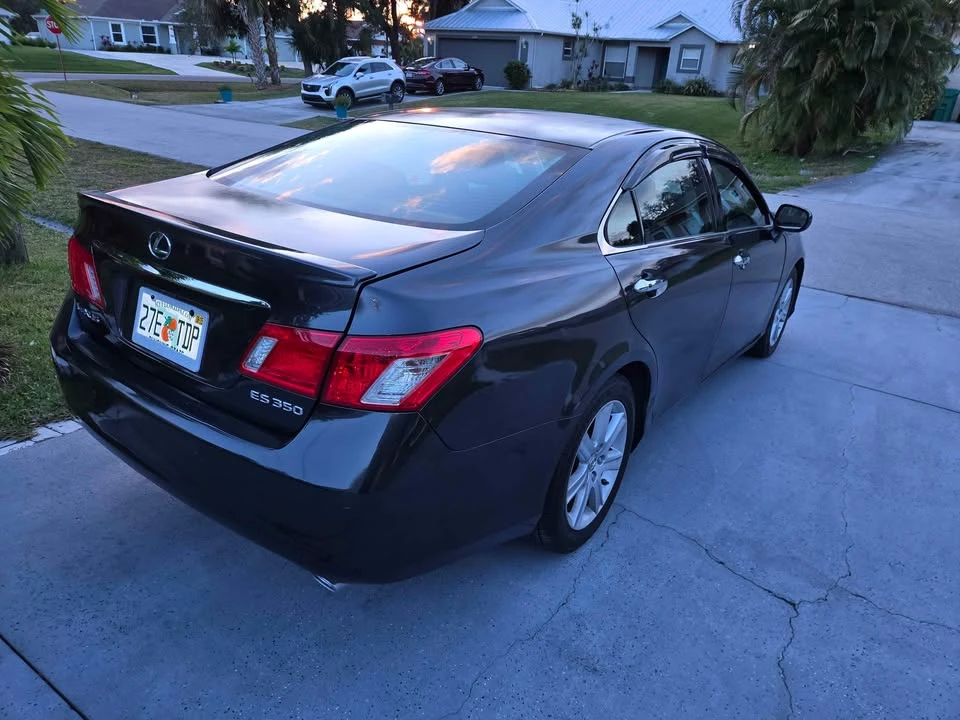 2009 Lexus ES 5th Gen - Image 9 of 10