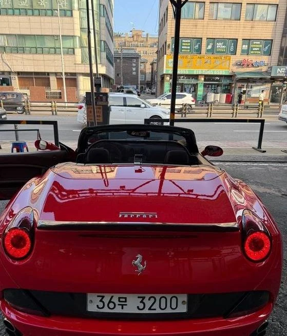 2009 Ferrari California - Image 16 of 17