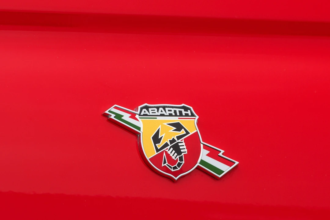 2009 Fiat Abarth 500 - Image 10 of 28