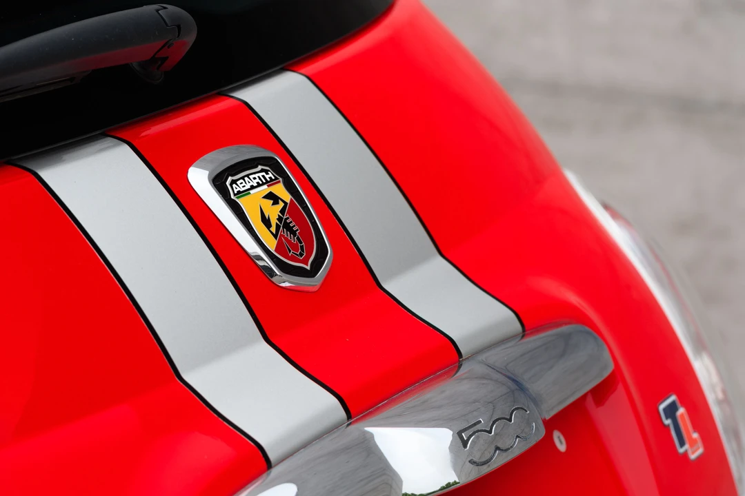 2009 Fiat Abarth 500 - Image 11 of 28