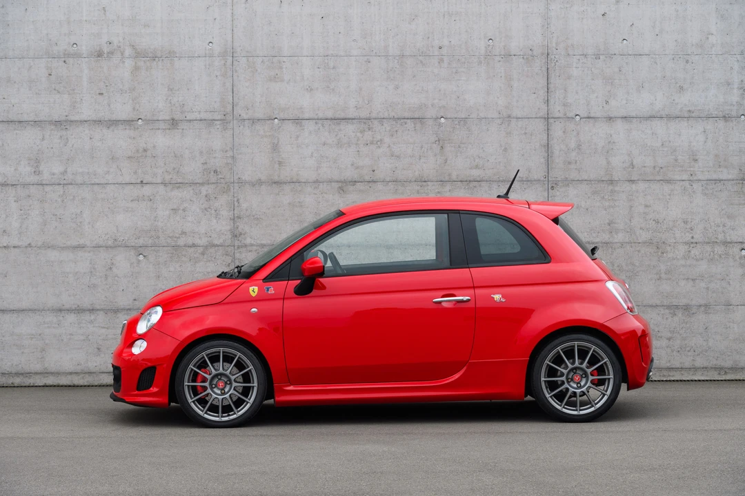 2009 Fiat Abarth 500 - Image 2 of 28