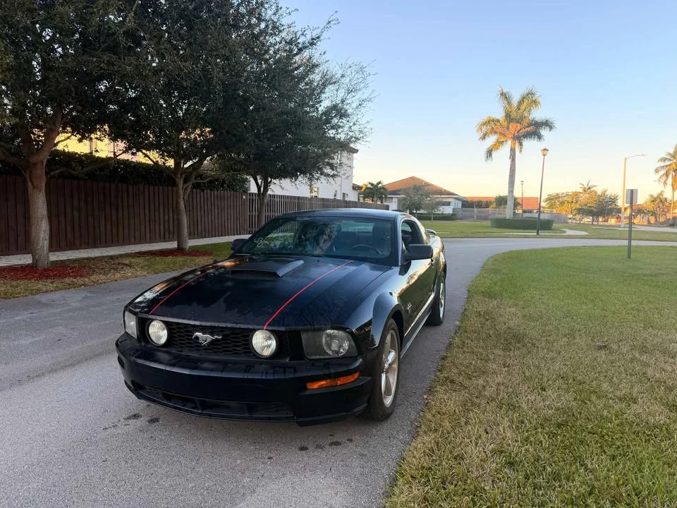 2009 Ford S197 Mustang - Image 2 of 6