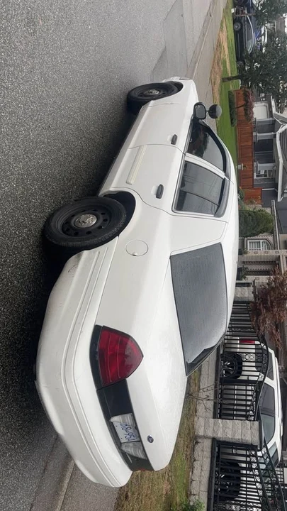 2009 Ford Crown Victoria - Image 2 of 7