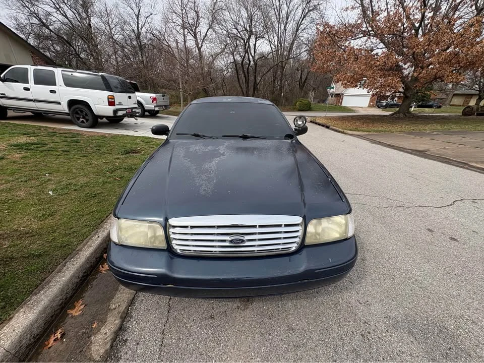 2009 Ford Crown Victoria - Image 2 of 6