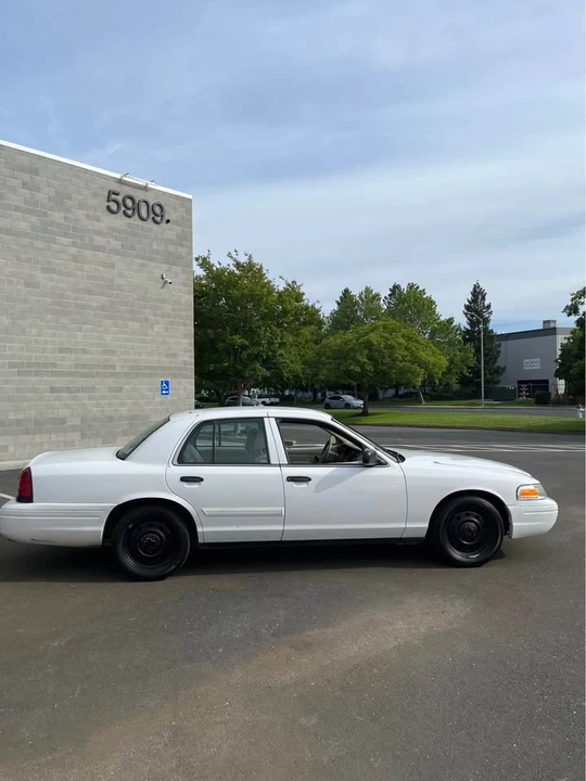 2009 Ford Crown Victoria - Image 5 of 19