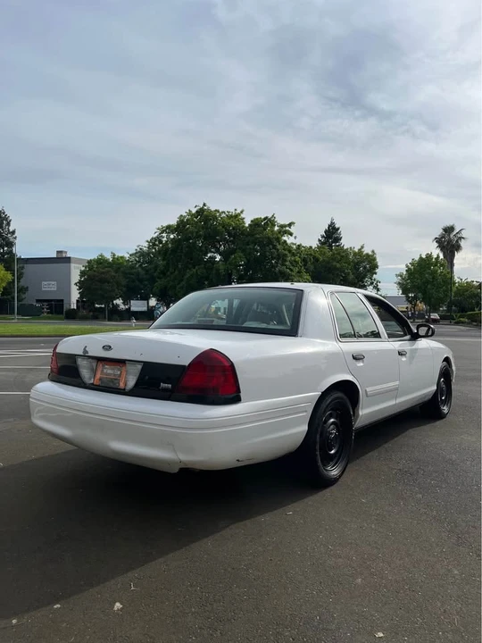 2009 Ford Crown Victoria - Image 4 of 19