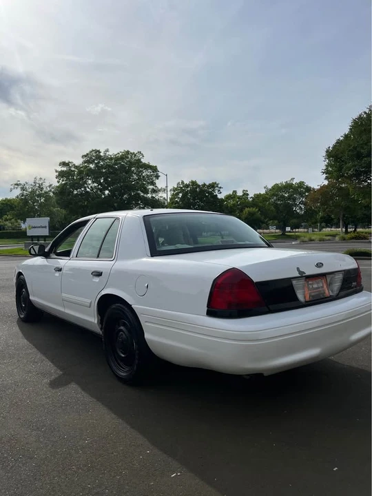 2009 Ford Crown Victoria - Image 3 of 19
