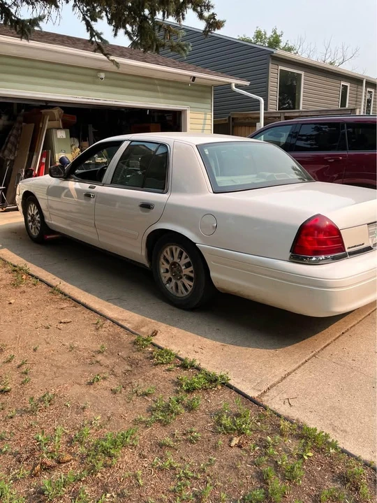 2009 Ford Crown Victoria - Image 3 of 9
