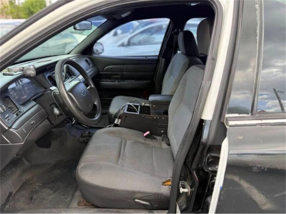 2009 Ford Crown Victoria - Image 11 of 21