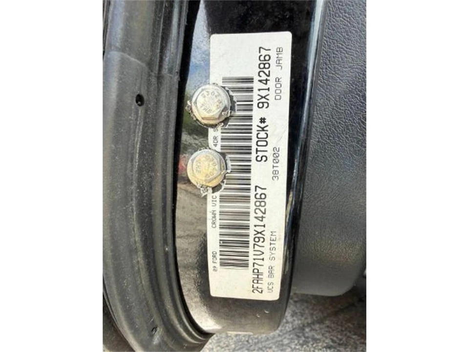 2009 Ford Crown Victoria - Image 2 of 21