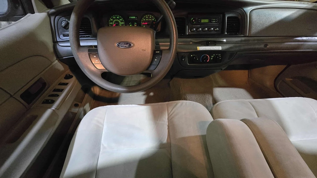 2009 Ford Crown Victoria - Image 20 of 21