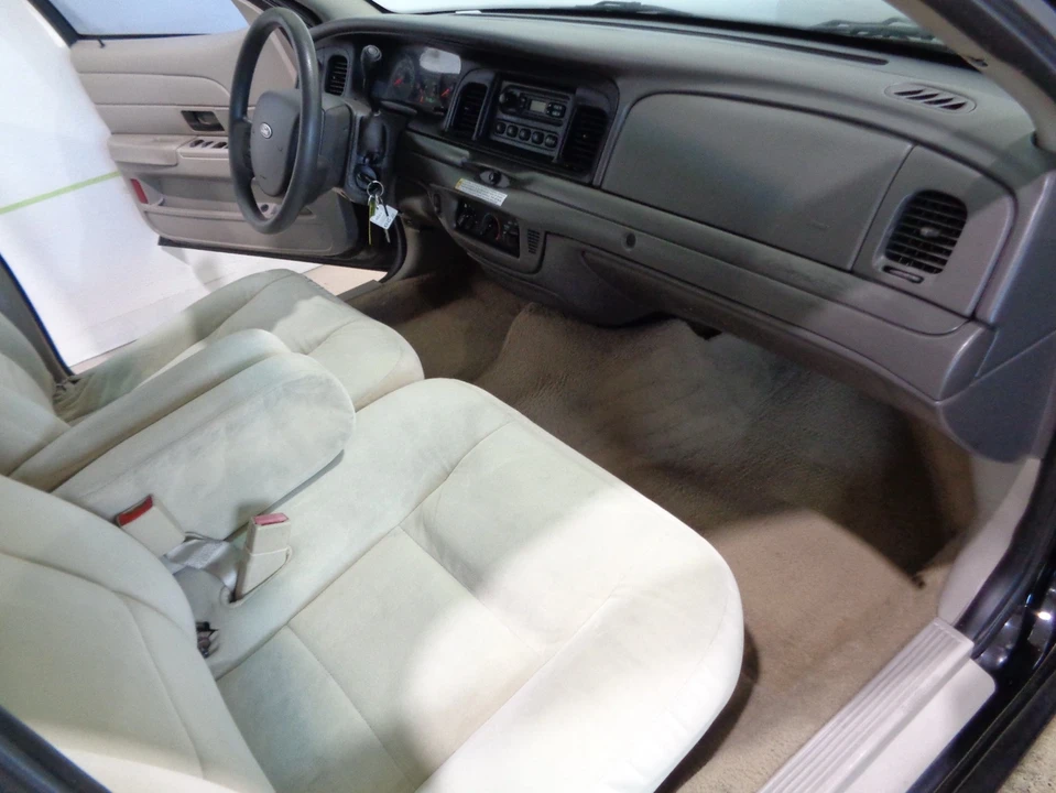 2009 Ford Crown Victoria - Image 17 of 21