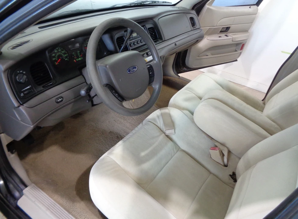 2009 Ford Crown Victoria - Image 16 of 21
