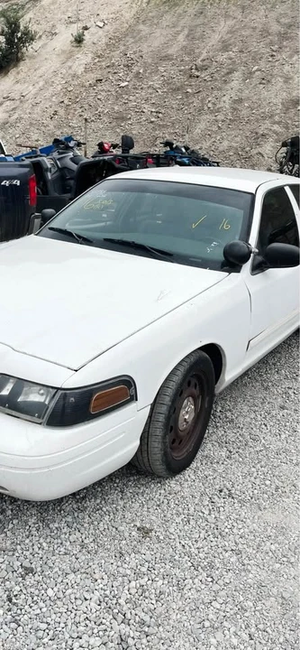 2009 Ford Crown Victoria - Image 2 of 5