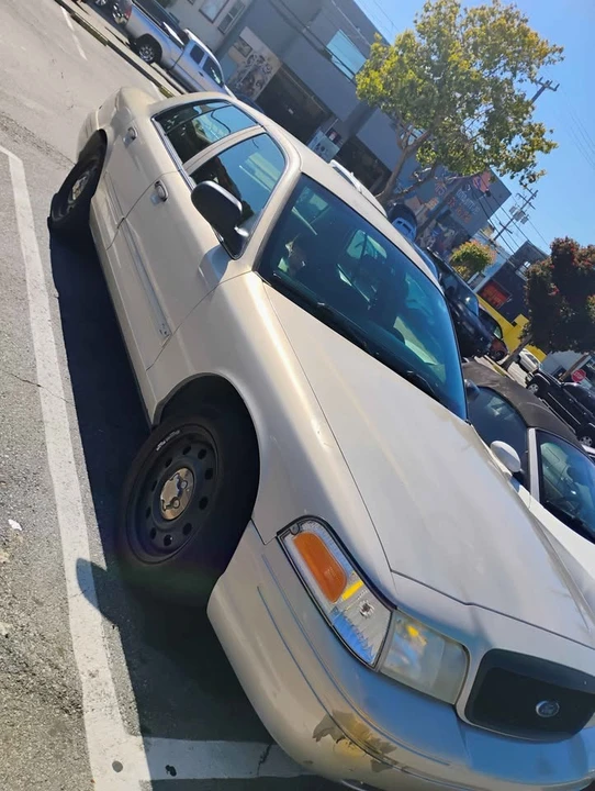 2009 Ford Crown Victoria - Image 6 of 6