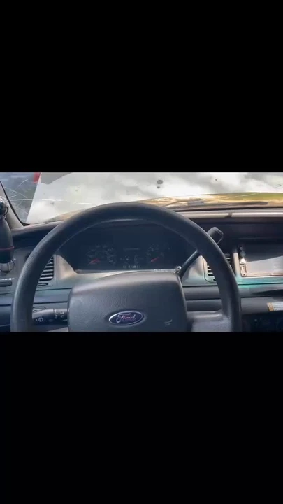 2009 Ford Crown Victoria - Image 12 of 12