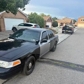 2009 Ford Crown Victoria LX Sedan 4D