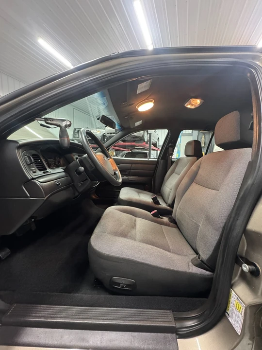 2009 Ford Crown Victoria - Image 10 of 21