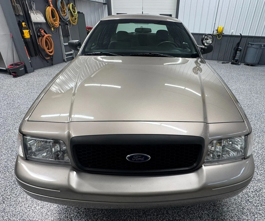 2009 Ford Crown Victoria - Image 2 of 21