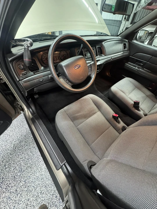 2009 Ford Crown Victoria - Image 11 of 21