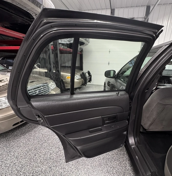 2009 Ford Crown Victoria - Image 17 of 21