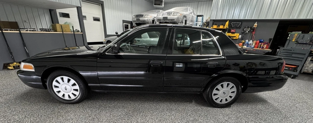 2009 Ford Crown Victoria - Image 2 of 21