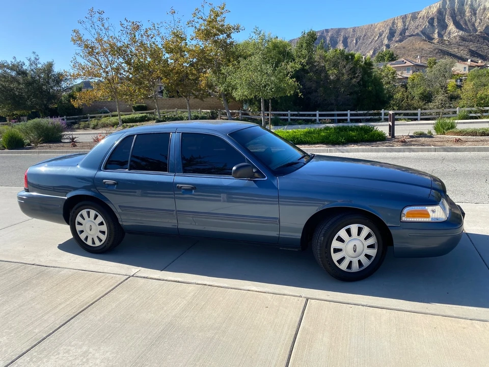2009 Ford Crown Victoria - Image 15 of 21