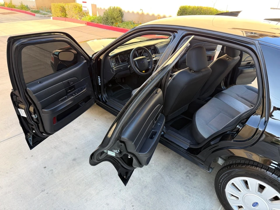2009 Ford Crown Victoria - Image 10 of 21