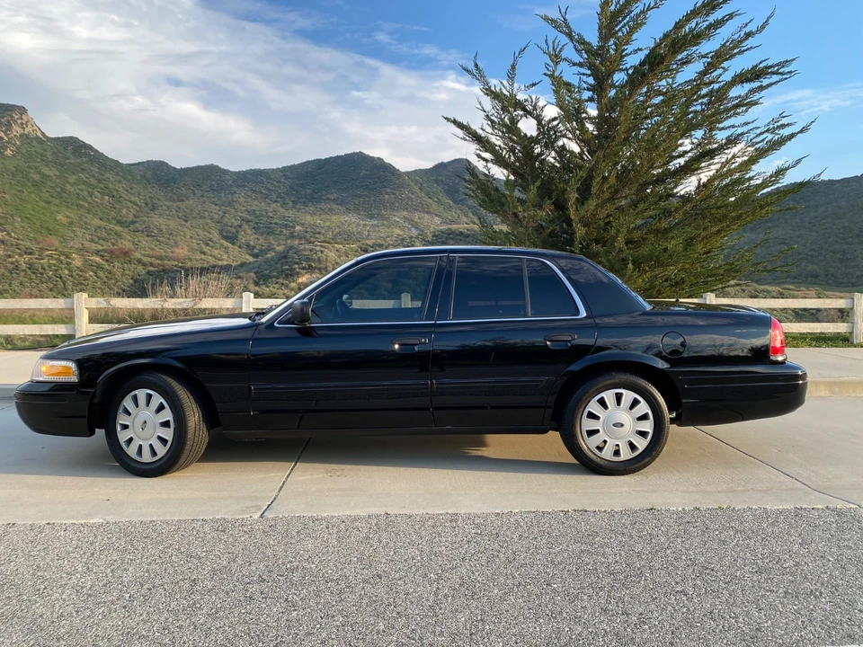 2009 Ford Crown Victoria - Image 10 of 21