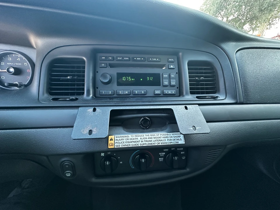 2009 Ford Crown Victoria - Image 17 of 18