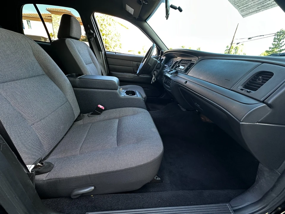 2009 Ford Crown Victoria - Image 11 of 18