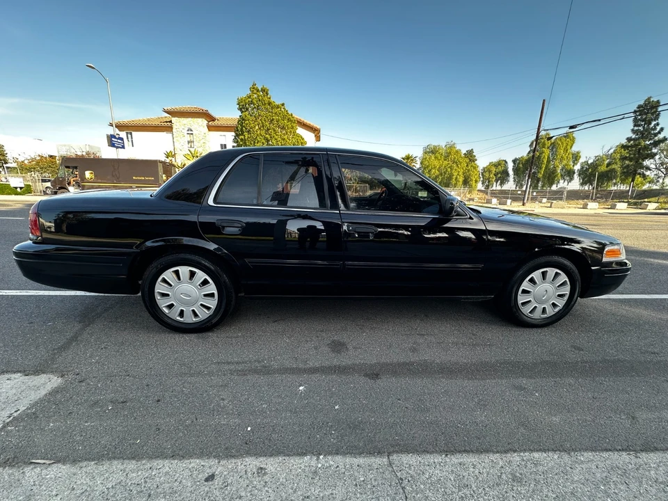 2009 Ford Crown Victoria - Image 8 of 18
