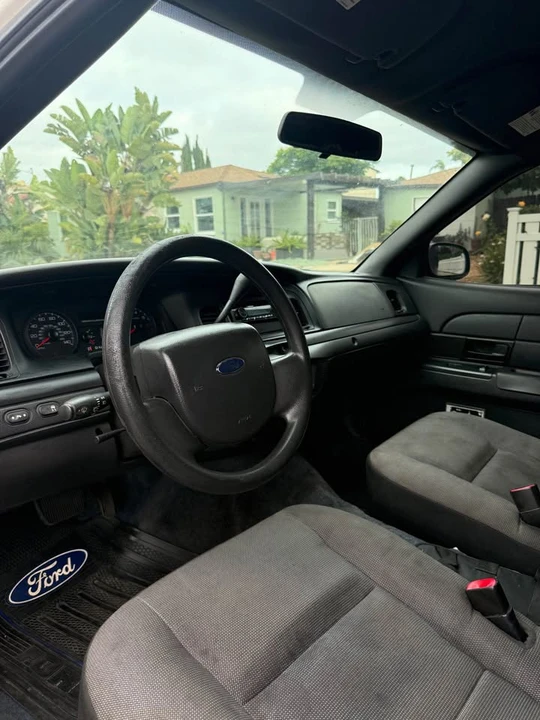 2009 Ford Crown Victoria - Image 3 of 8