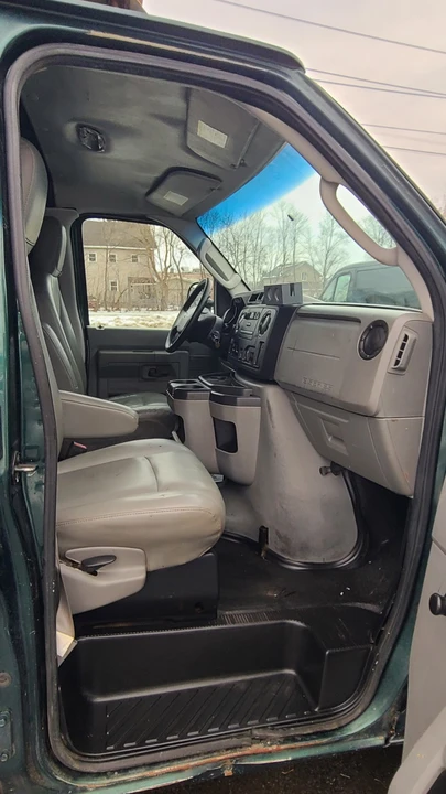 2009 Ford Econoline Van - Image 10 of 20