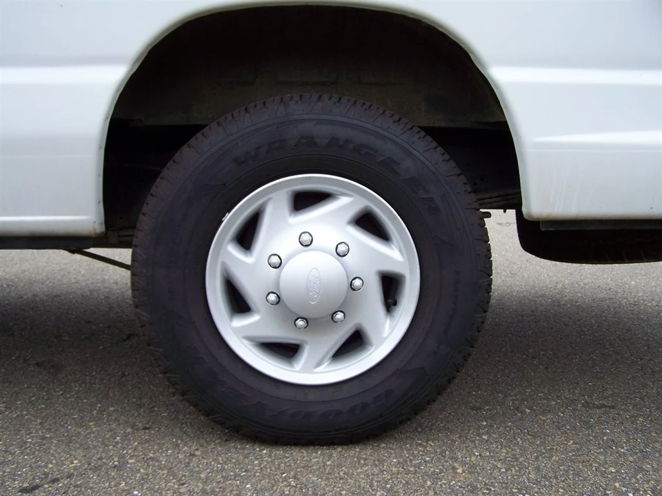 2009 Ford Econoline Van - Image 22 of 31