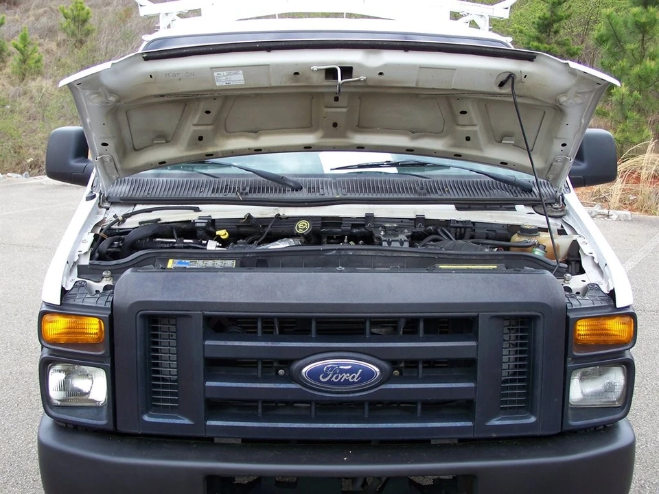2009 Ford Econoline Van - Image 14 of 31