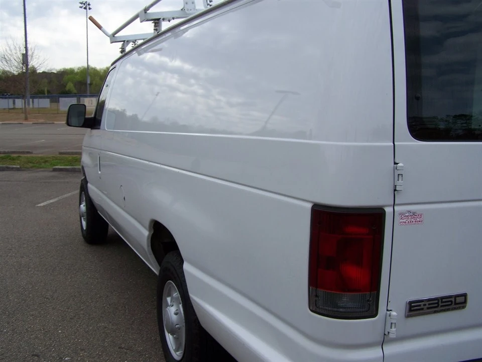 2009 Ford Econoline Van - Image 23 of 31