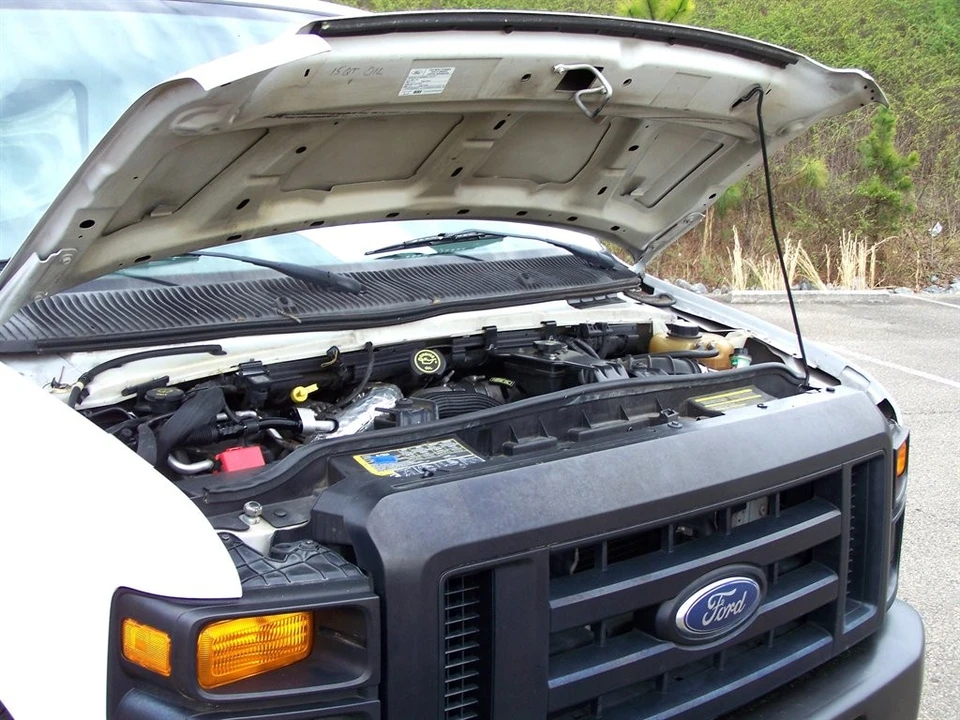 2009 Ford Econoline Van - Image 15 of 31