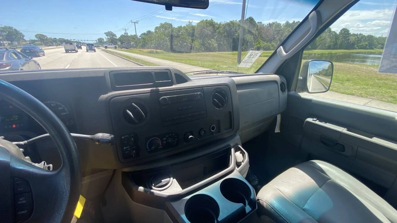 2009 Ford Econoline Van - Image 11 of 30