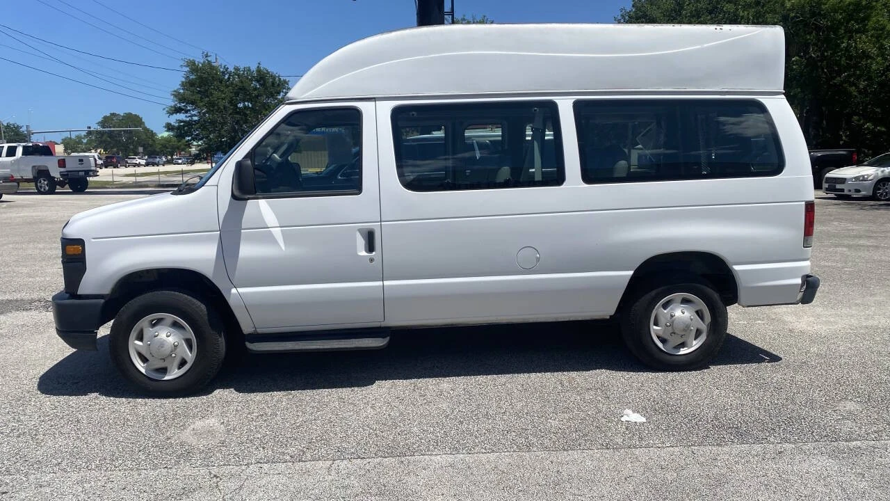 2009 Ford Econoline Van - Image 12 of 30