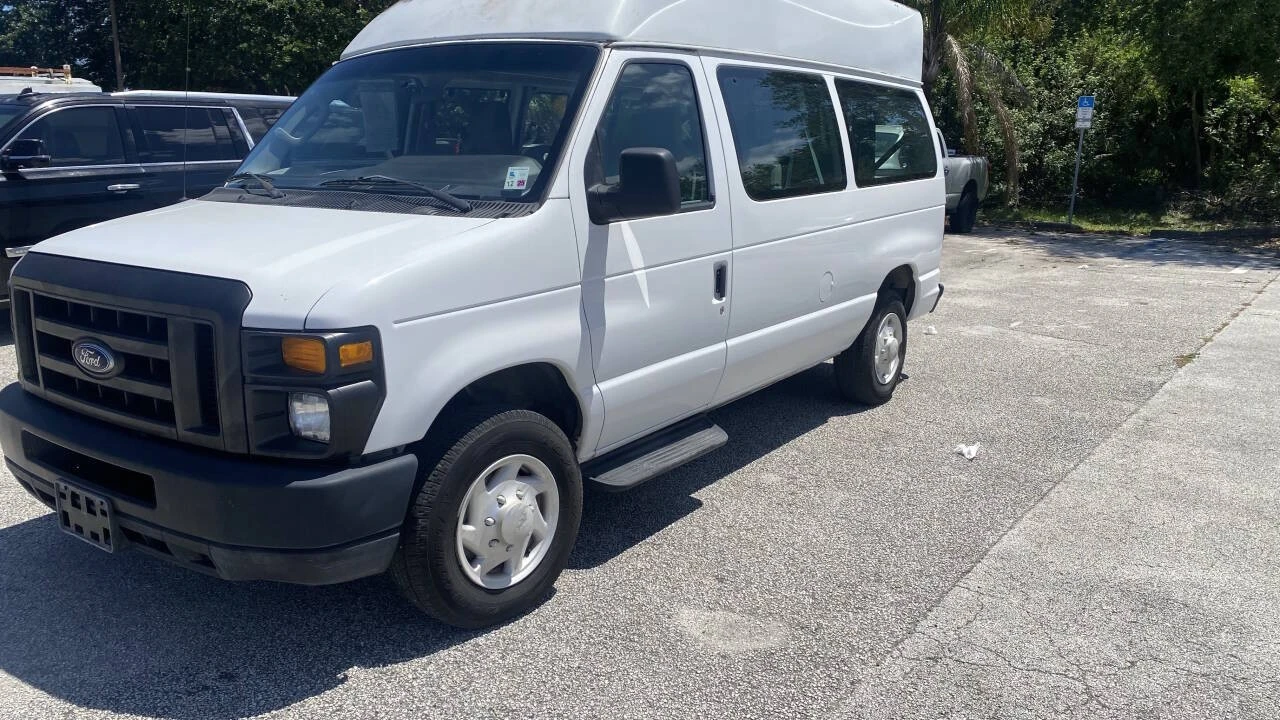 2009 Ford Econoline Van - Image 9 of 30