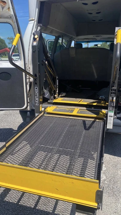 2009 Ford Econoline Van - Image 24 of 30
