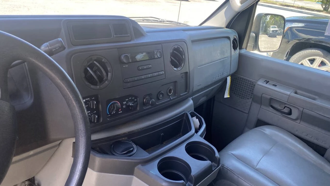 2009 Ford Econoline Van - Image 19 of 30
